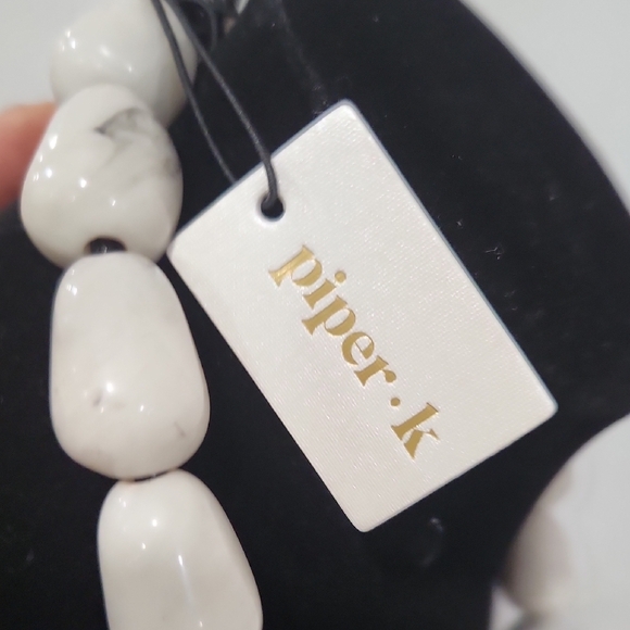 🏵🔹️Piper K  🔹️Beaded 18" Resin Necklace With Oversized Yellow Floral Pendant - Picture 11 of 14